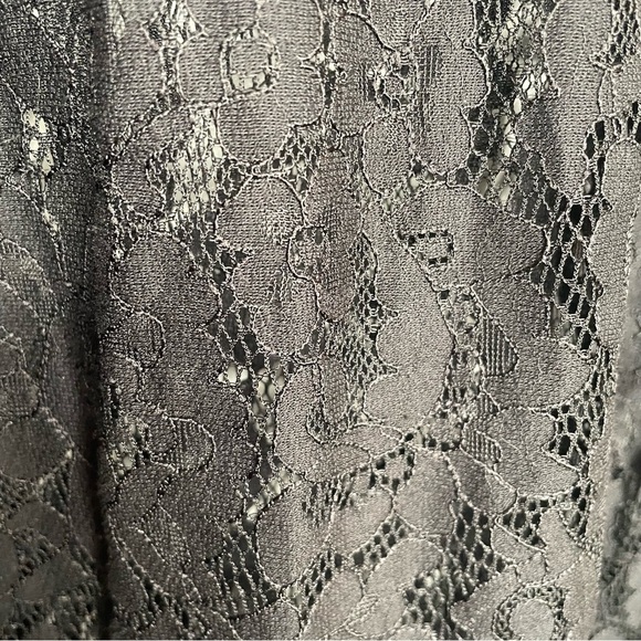 Torrid Harper Lace Pullover Long Sleeve Blouse Floral Sheer in Deep Black 4X/26 - Picture 8 of 16